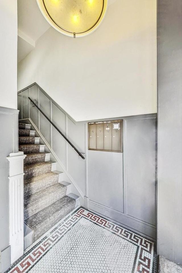 2541 N California Ave Unit 3 - Photo 2 of 16