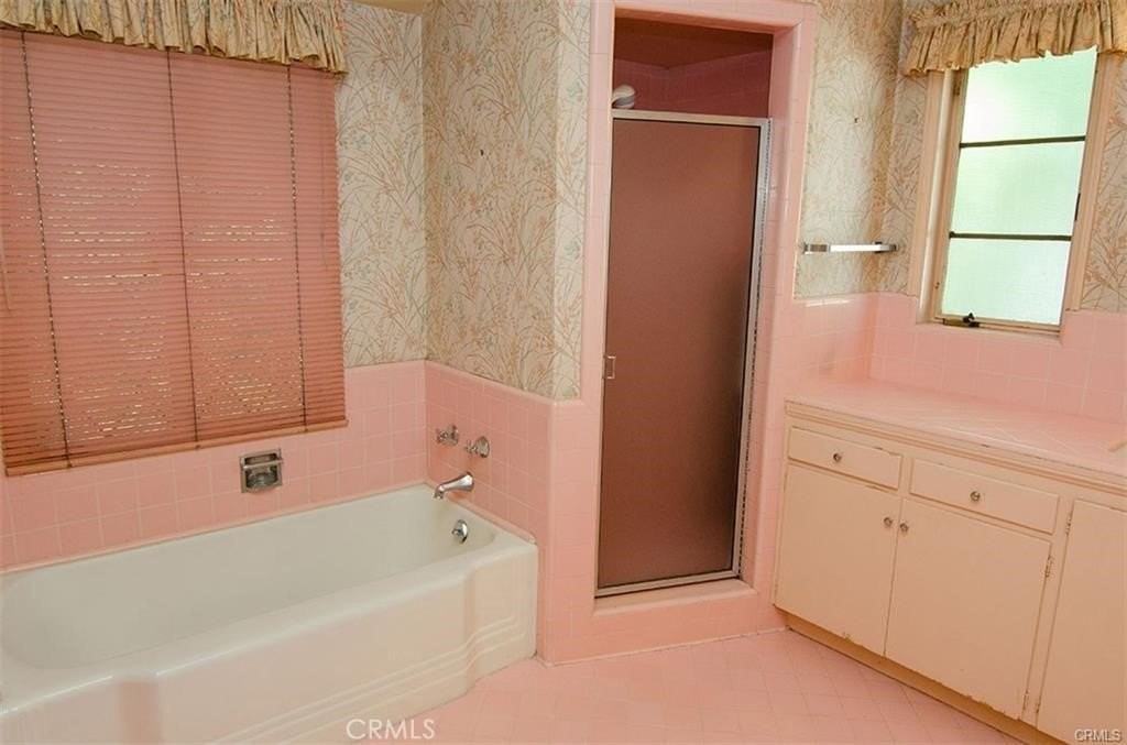 1868 Saint Albans Rd - Photo 7 of 10