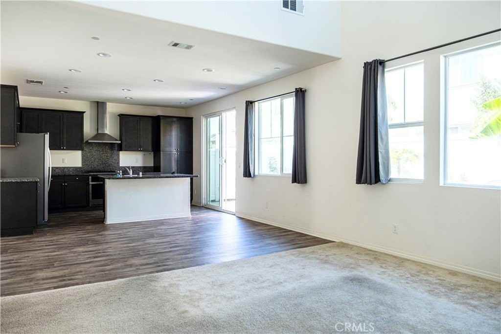 16458 Globetrotter St - Photo 4 of 17