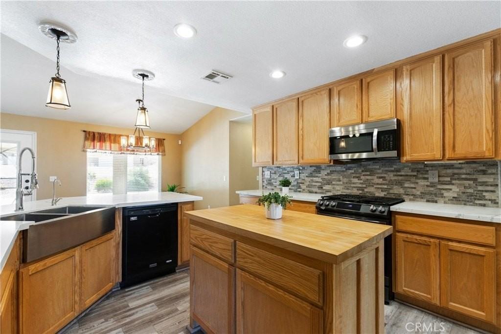 15521 Sherri Ln #A - Photo 3 of 30