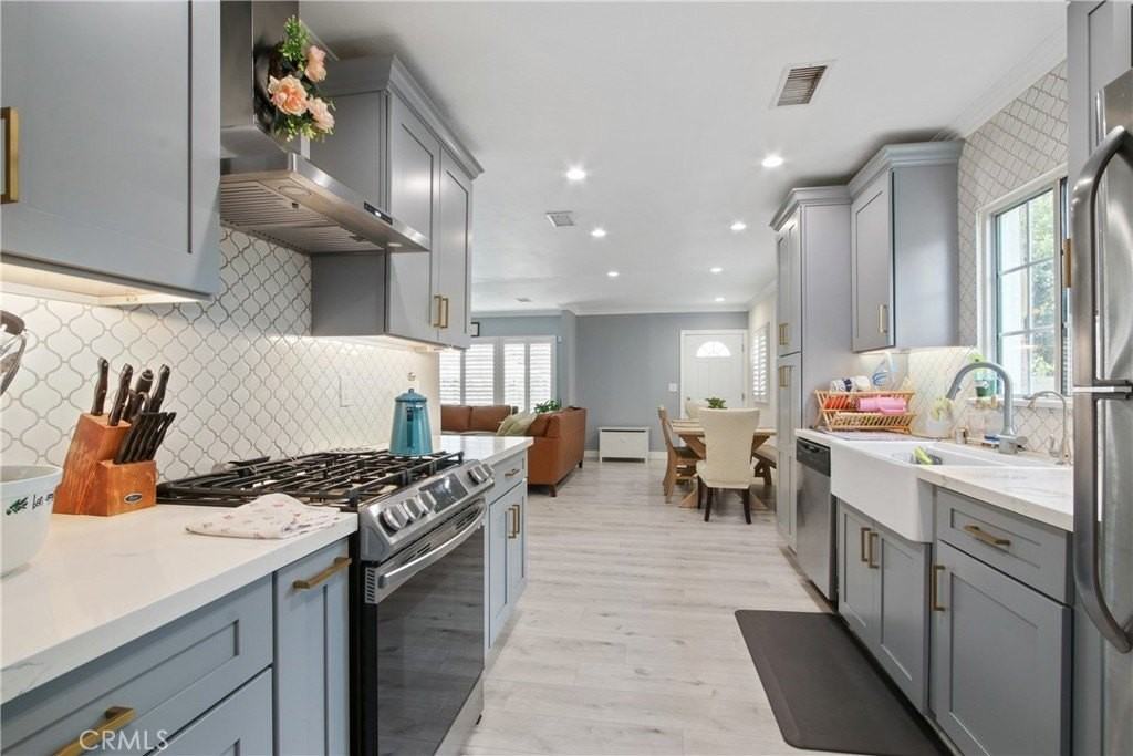 11612 Virginia Ave - Photo 5 of 14