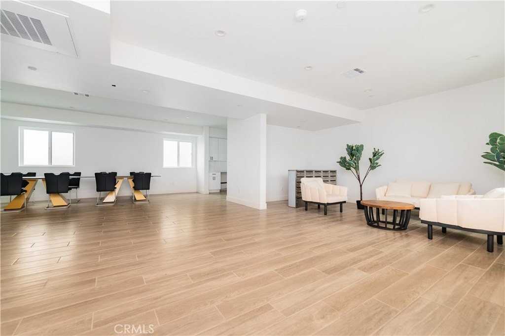 1596 W 36th St - Photo 7 of 11