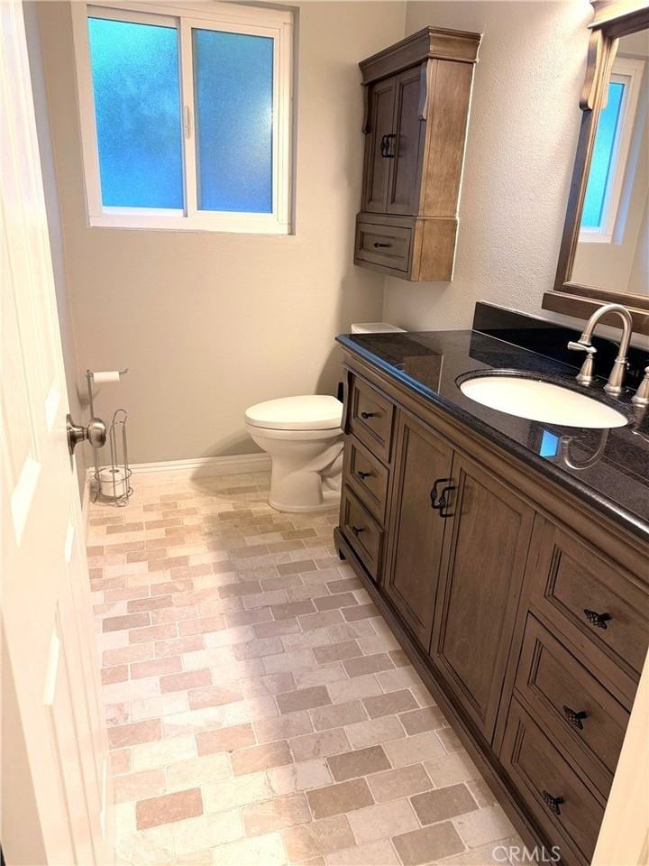 22954 Moonstone Ln - Photo 6 of 17