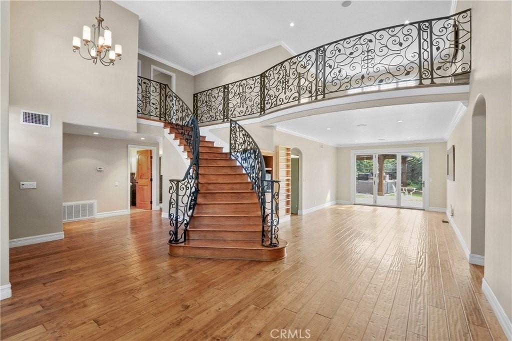 374 S Silverbrook Dr - Photo 2 of 16