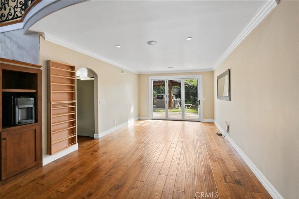 374 S Silverbrook Dr - Photo 4 of 16