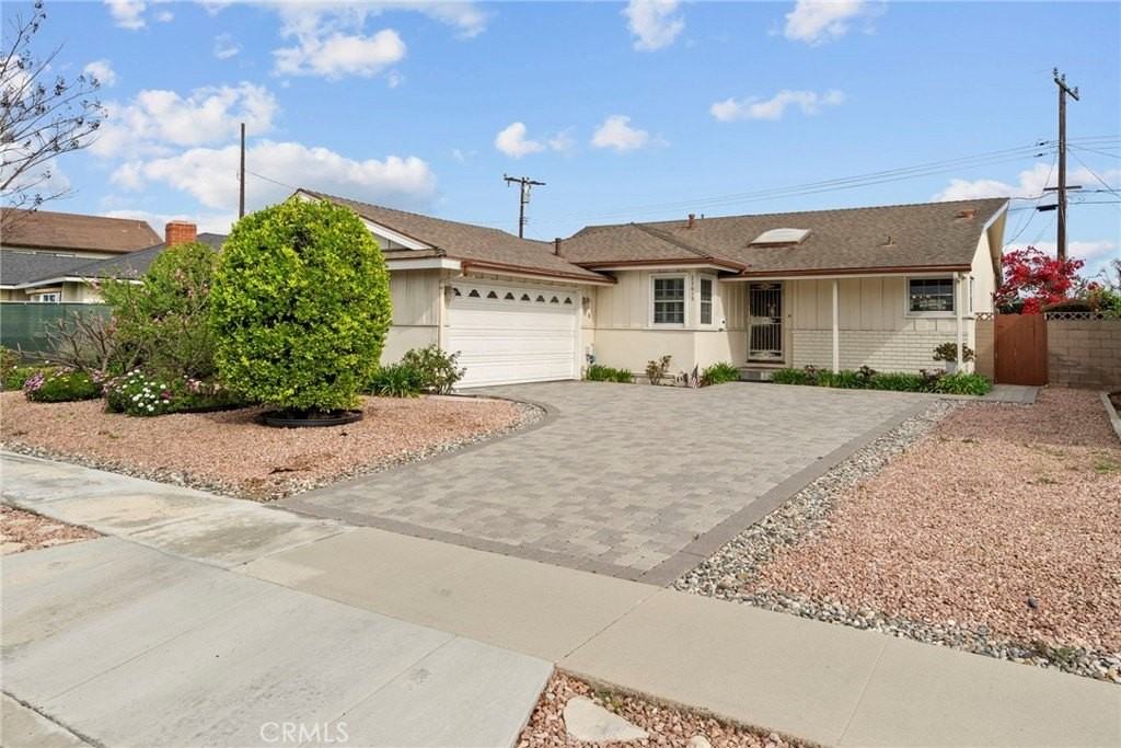 22618 Elm Ave - Photo 2 of 27