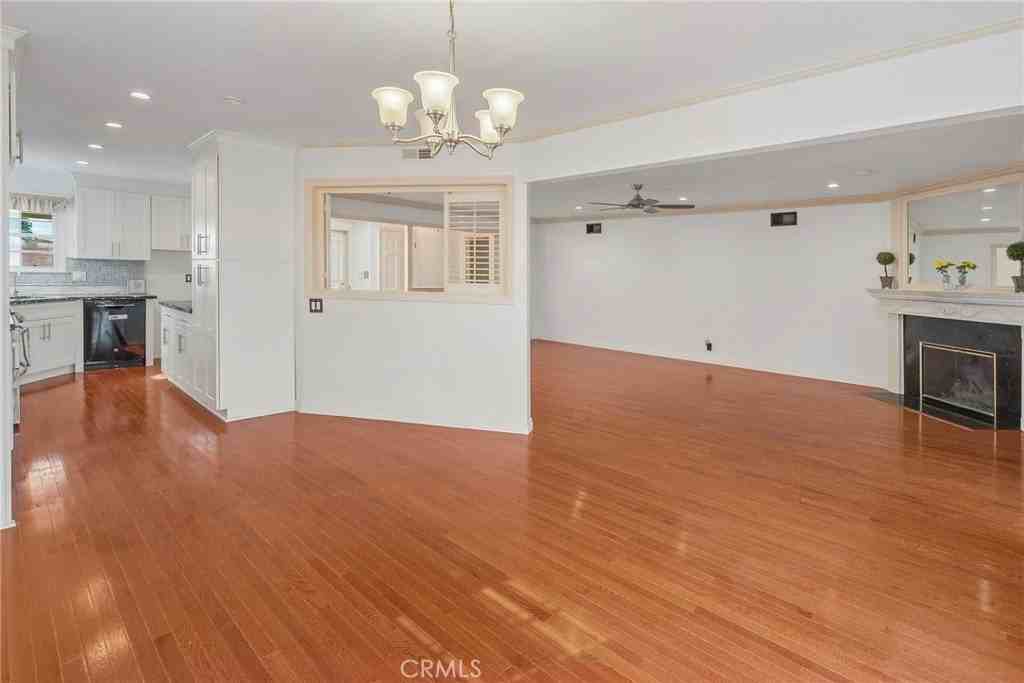 22618 Elm Ave - Photo 4 of 27