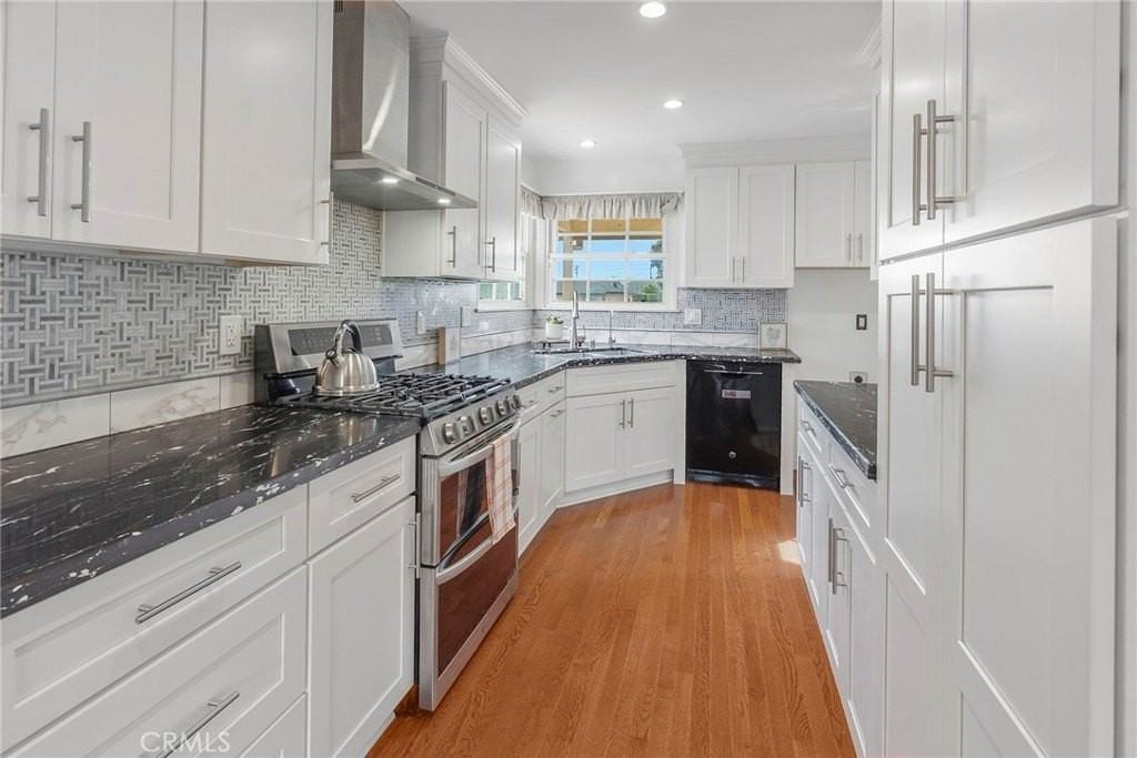 22618 Elm Ave - Photo 5 of 27