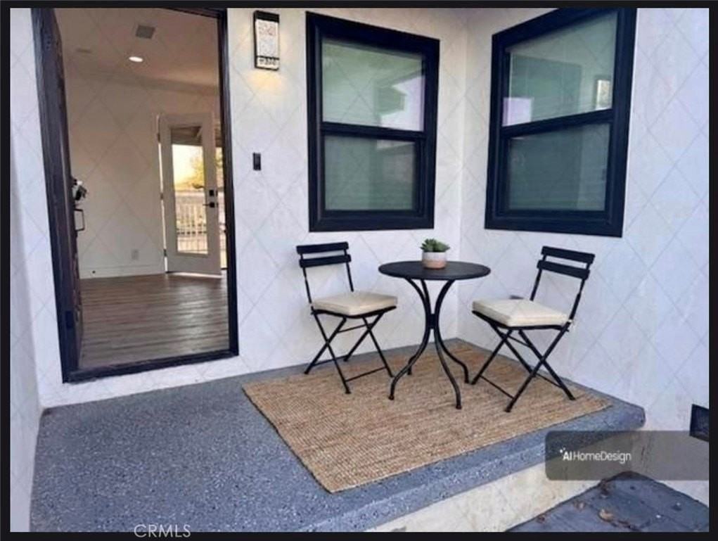 9947 Norwich Ave - Photo 3 of 50