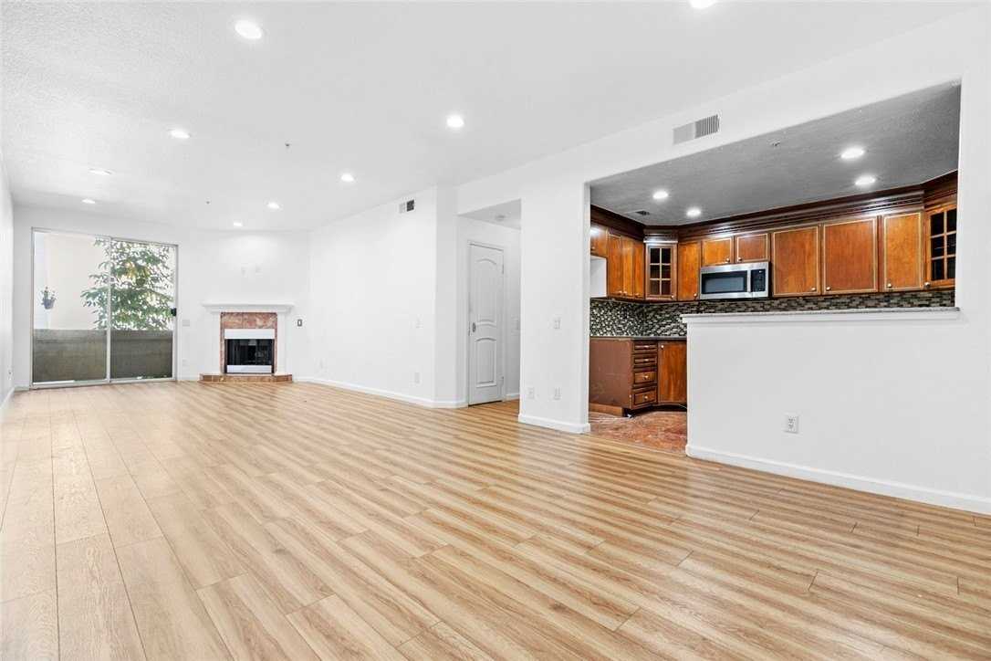 16940 Chatsworth St #208 - Photo 6 of 40