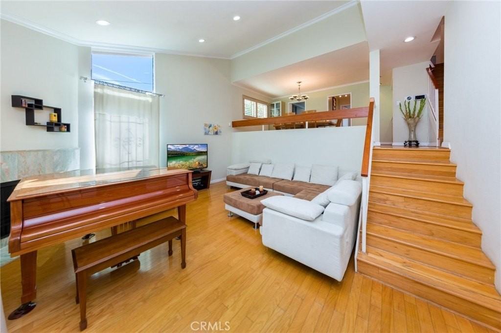 15137 Magnolia Blvd #A - Photo 3 of 28