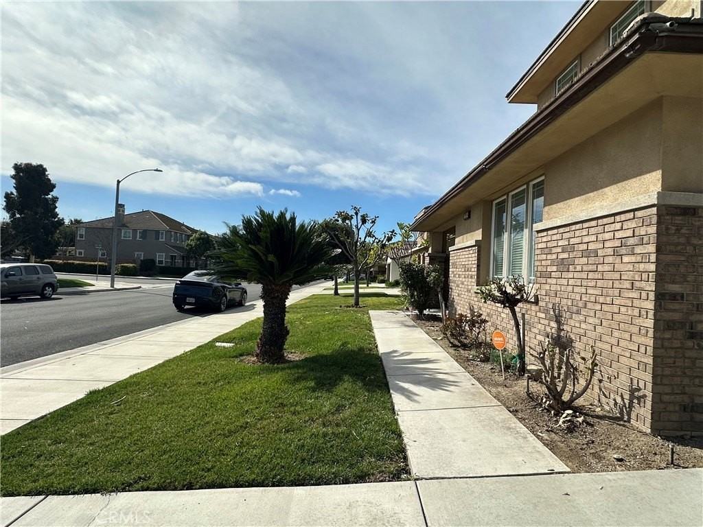 14532 Meadowbrook Ln - Photo 4 of 44