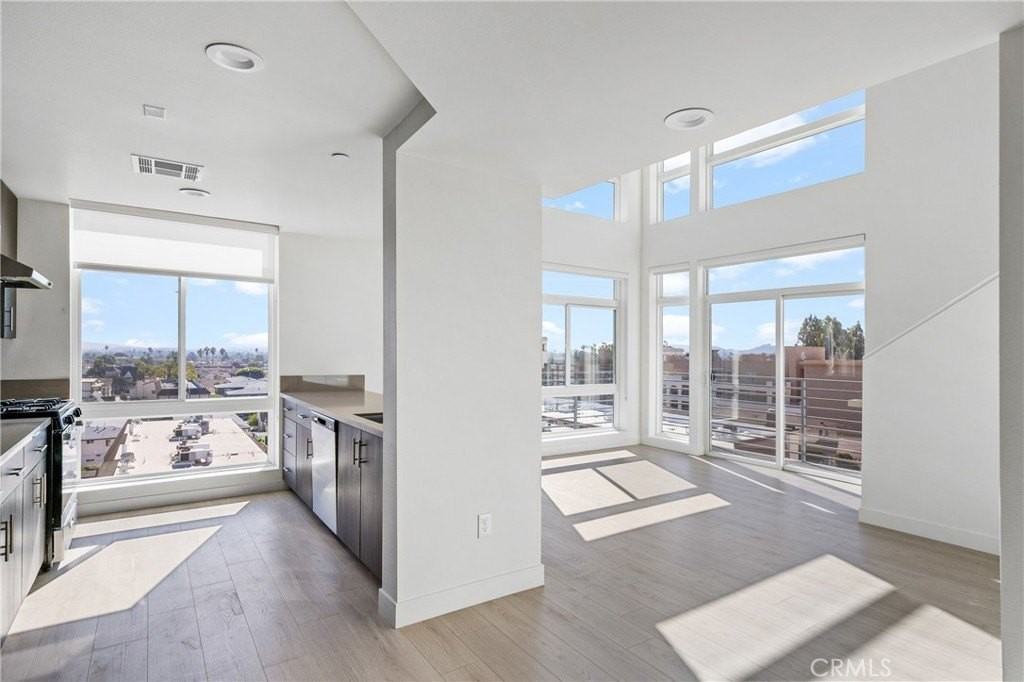 168 S Monterey St #518 - Photo 4 of 44