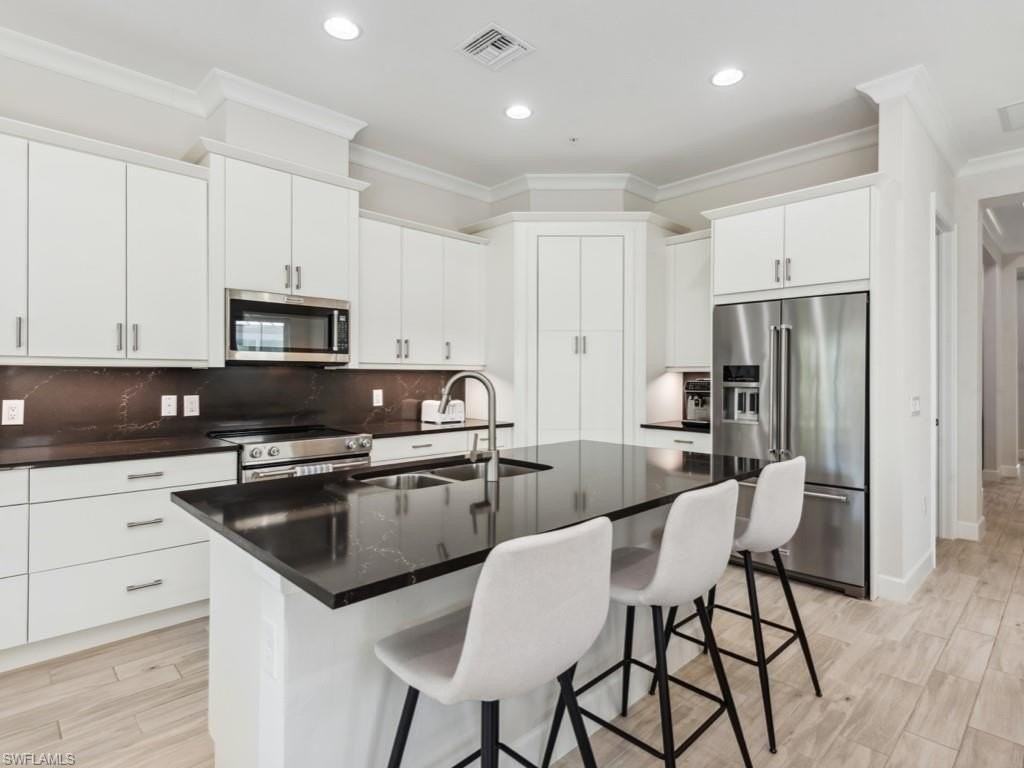 6509 Dominica Dr Unit 201 - Photo 5 of 31