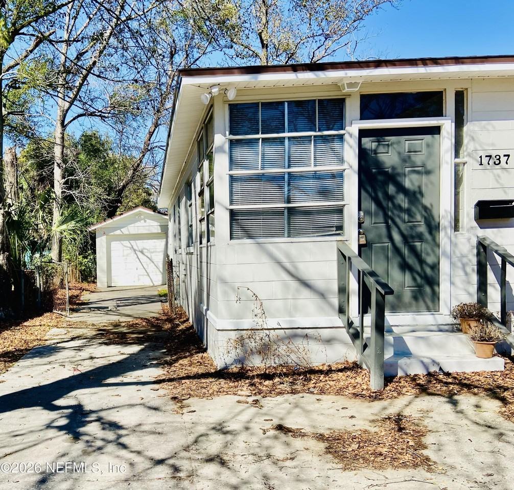 1737 W 24th St - Photo 2 of 16