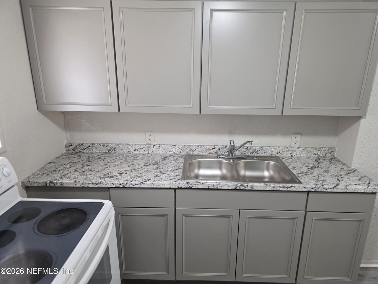 5022 Kingsbury St - Photo 4 of 7