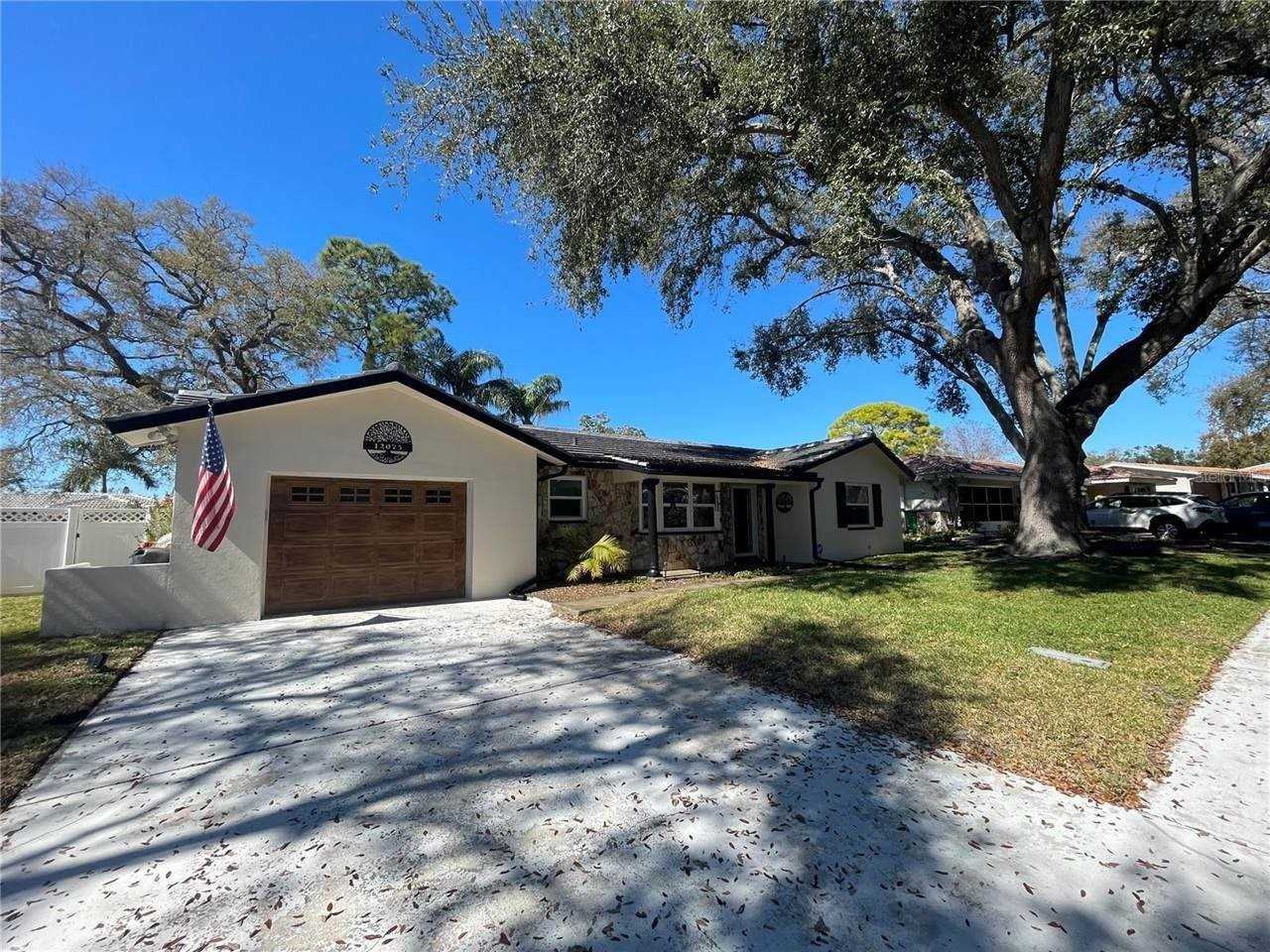 12075 68th Ter - Photo 3 of 42