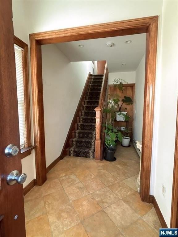 187 Holt St - Photo 2 of 10