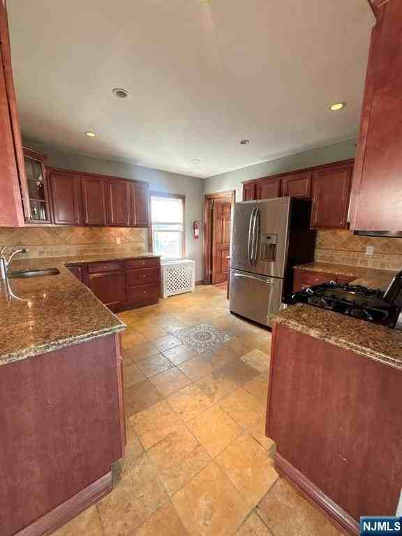 187 Holt St - Photo 5 of 10