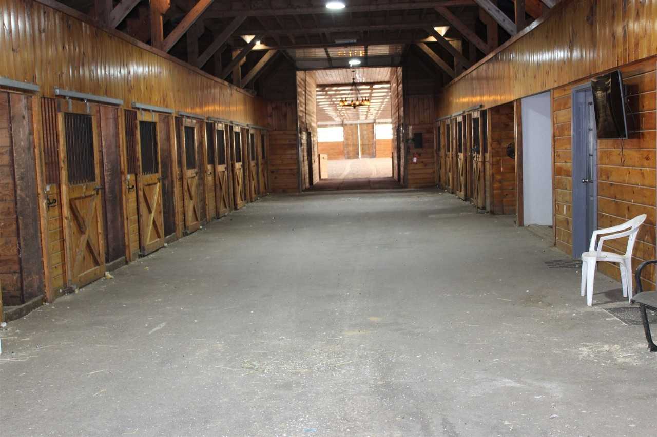 98 Blakes Hill Rd - Photo 7 of 29