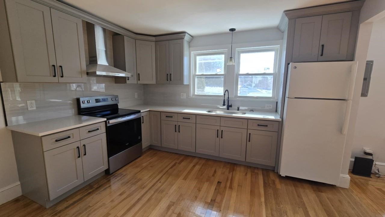 234 High St #A - Photo 3 of 18