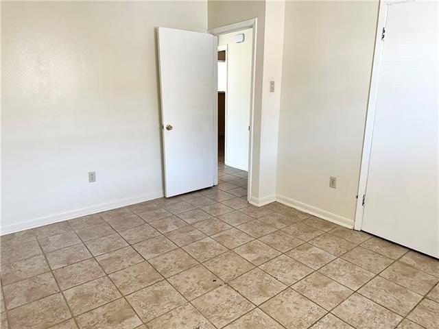 1249 Carrollton Ave - Photo 4 of 7