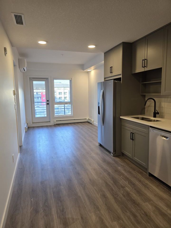 3205, 350 Livingston Common NE - 1 #1 - Photo 2 of 8