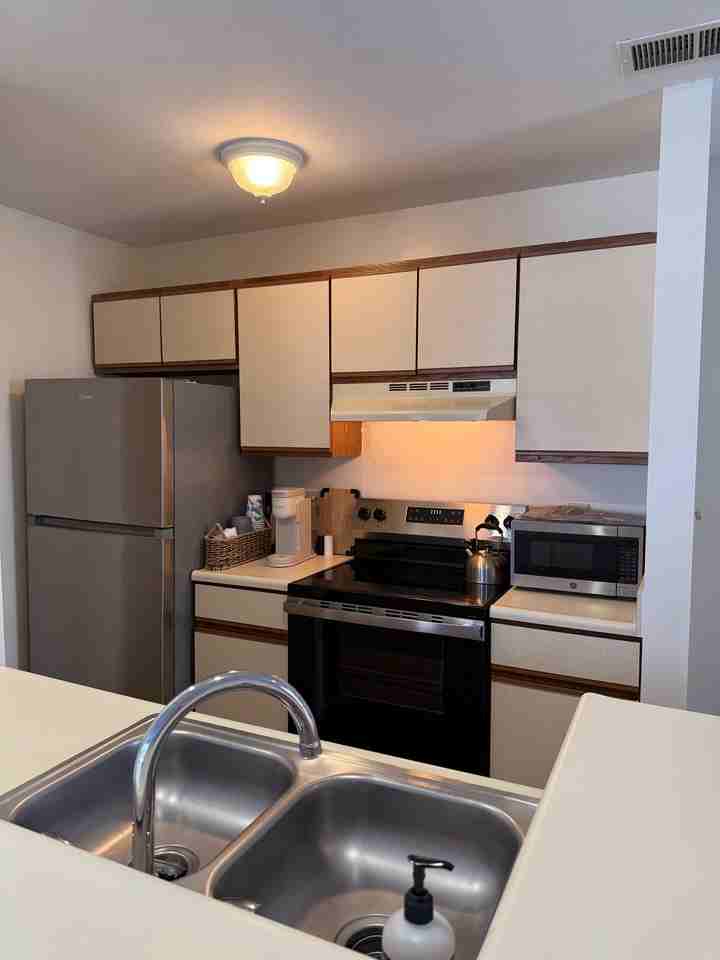 11 Hamiltons Bay Ct #11-833 - Photo 2 of 8