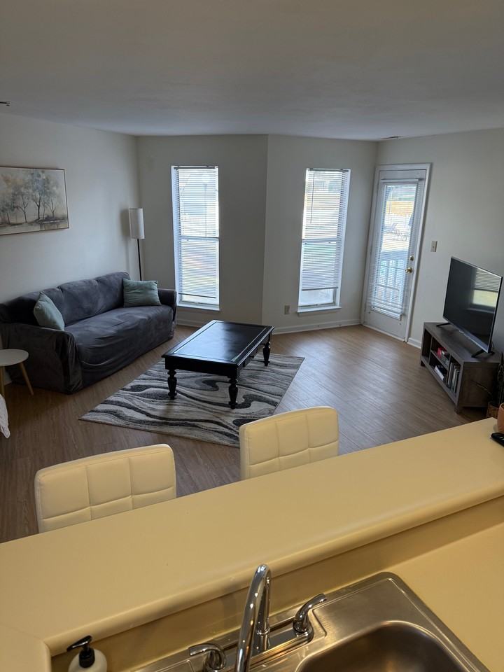 11 Hamiltons Bay Ct #11-833 - Photo 4 of 8