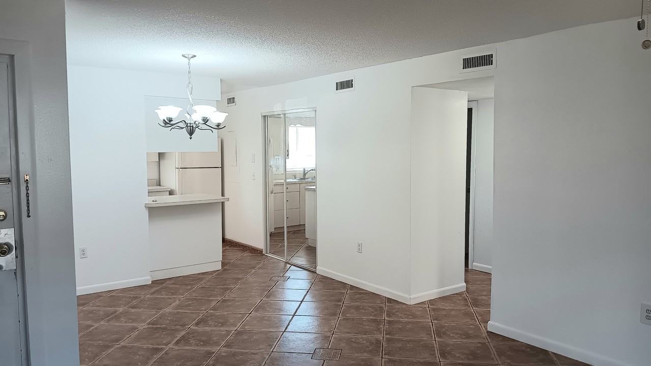 2724 Hidden Lake BoulevardUnit A #A - Photo 7 of 21