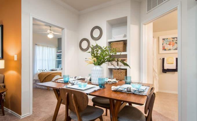 2200 S Uecker Dr - Photo 3 of 10