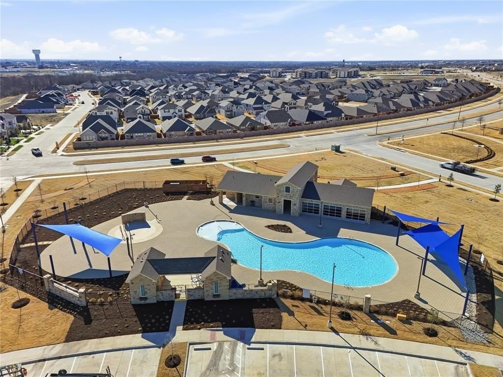 812 Indigo Rd - Photo 2 of 29