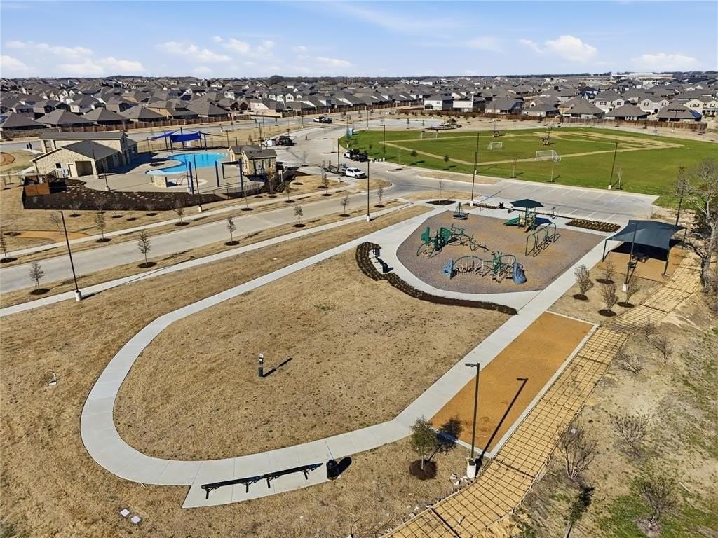 812 Indigo Rd - Photo 3 of 29