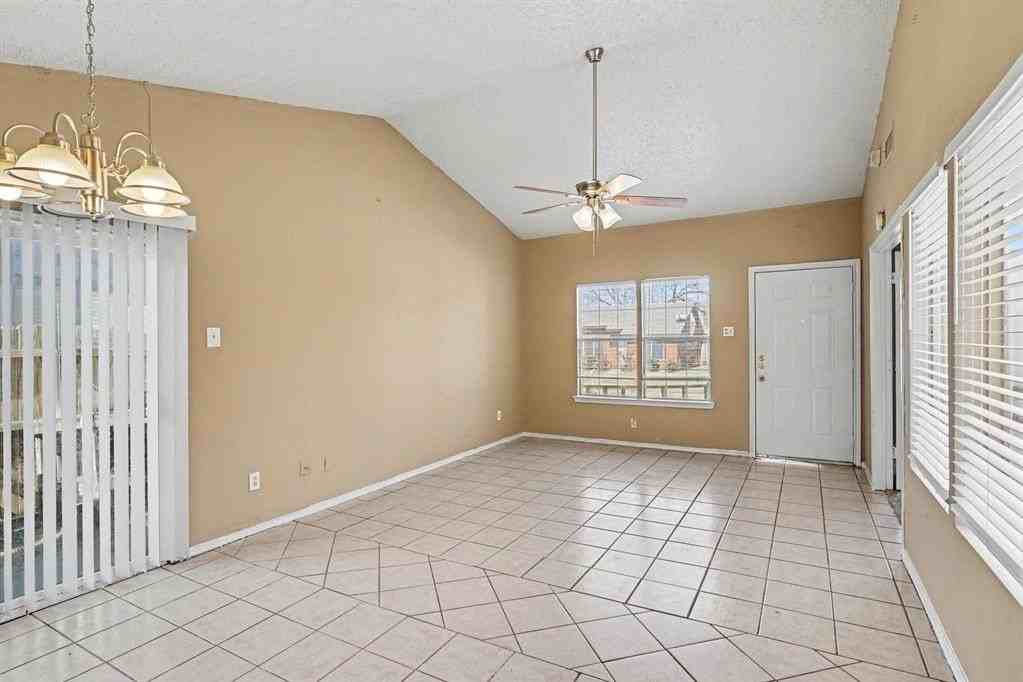 10328 Chelmsford Dr - Photo 7 of 26