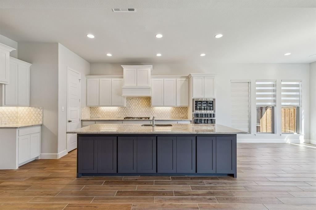 3300 Honey Suckle Ln - Photo 7 of 40