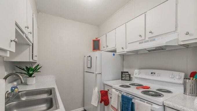 3504 Fawn Valley Dr - Photo 3 of 8