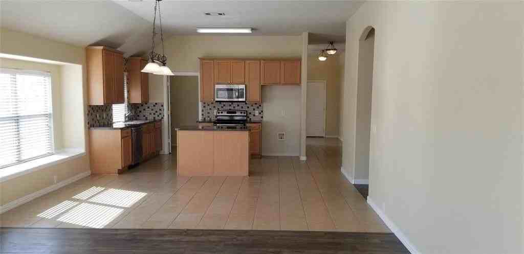 903 Lasso Ln - Photo 5 of 16