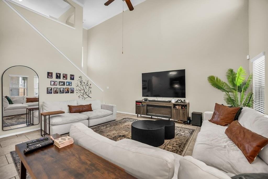 3014 Rosemount Ln - Photo 6 of 38