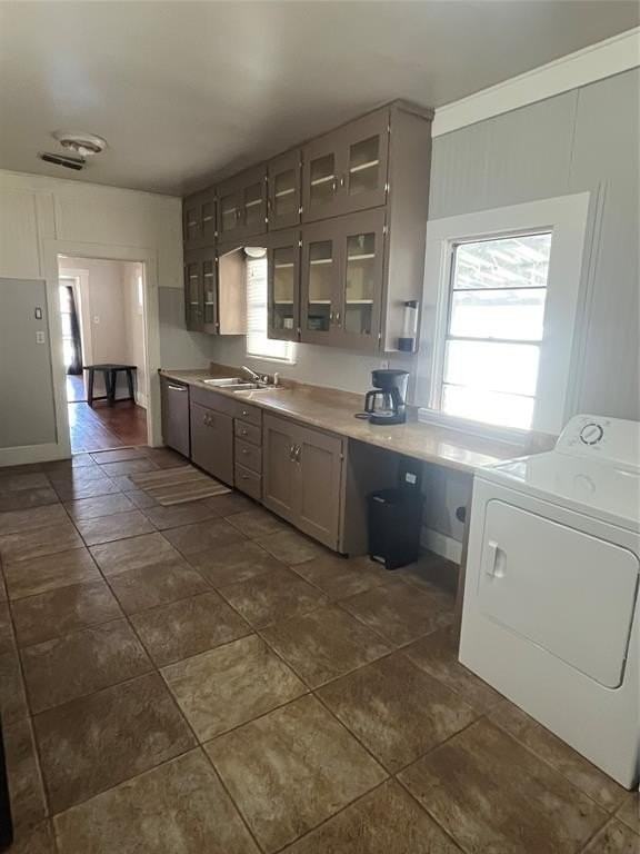 725 Peach St - Photo 7 of 19