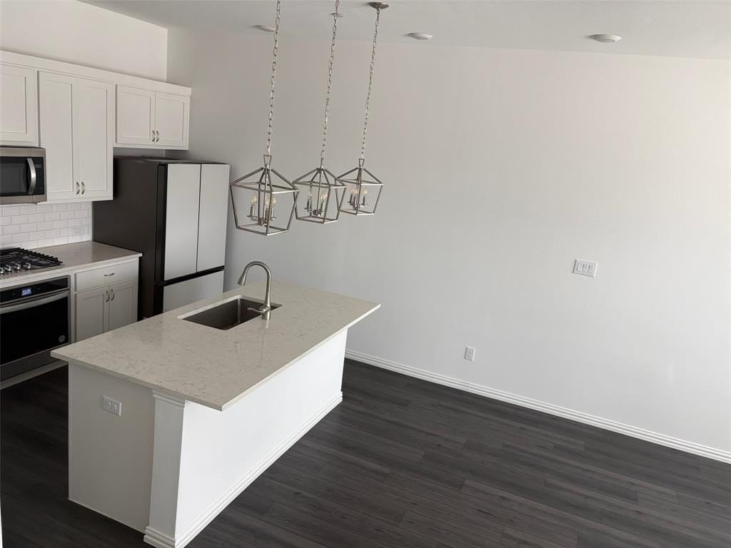 2241 Adena Springs Dr - Photo 3 of 21