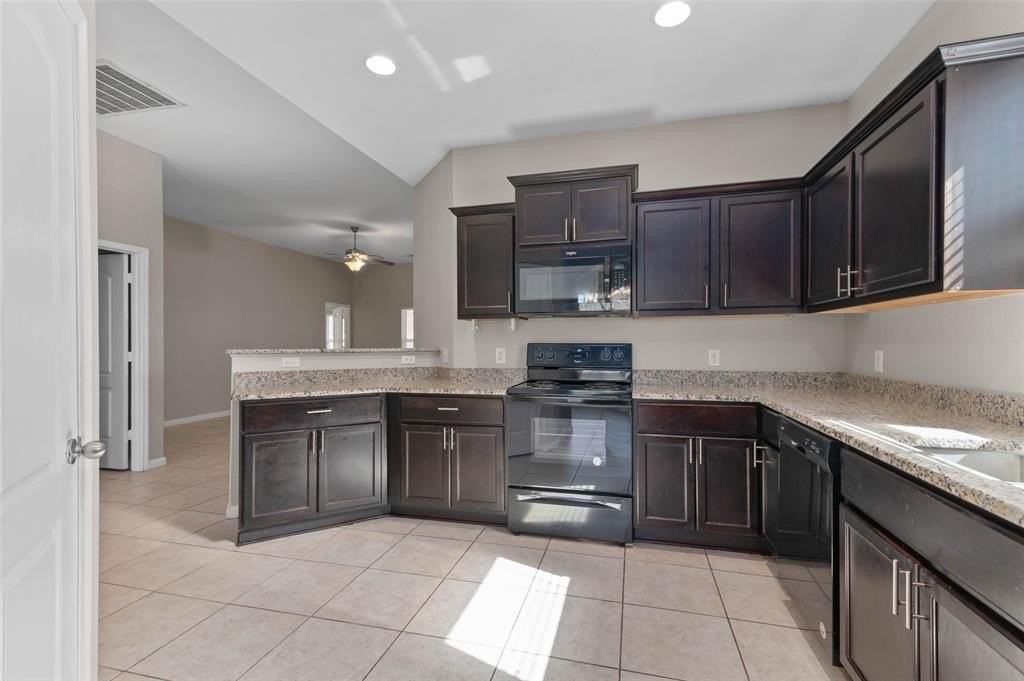 4700 Conley Ln - Photo 4 of 17