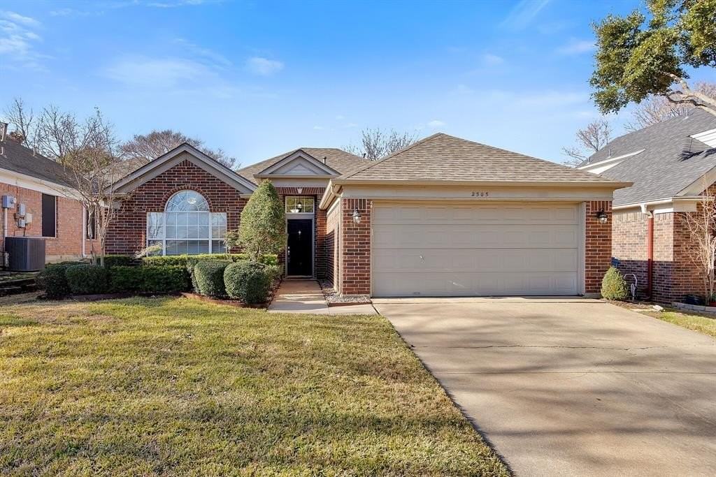 2505 Woodhaven Dr - Photo 2 of 25