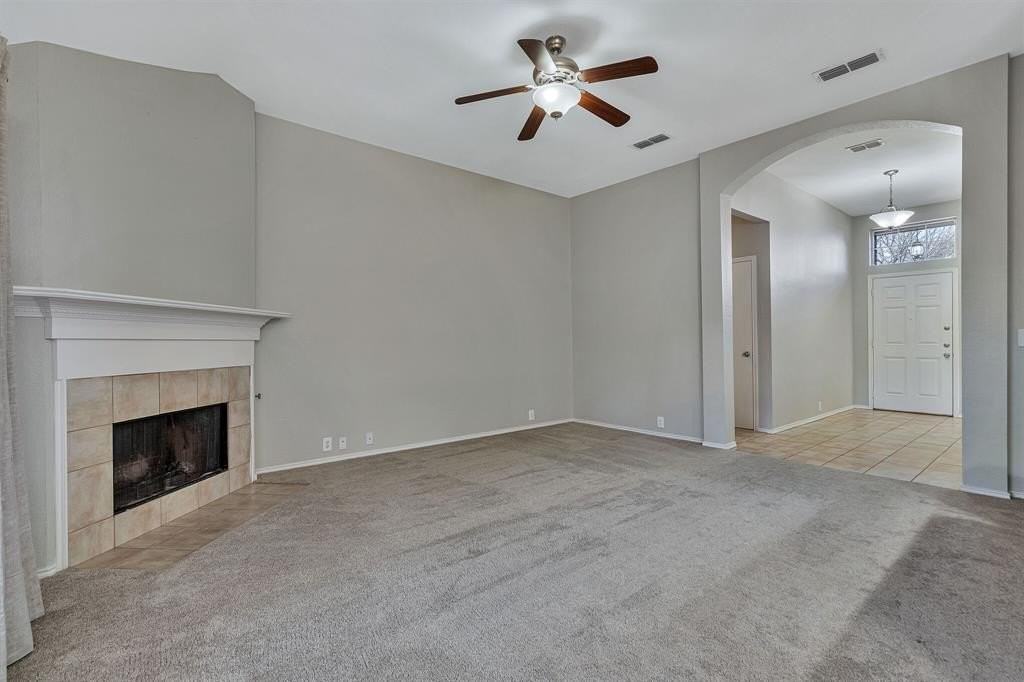 2505 Woodhaven Dr - Photo 6 of 25