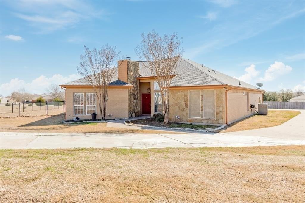 115 Kenwick Ct - Photo 4 of 40