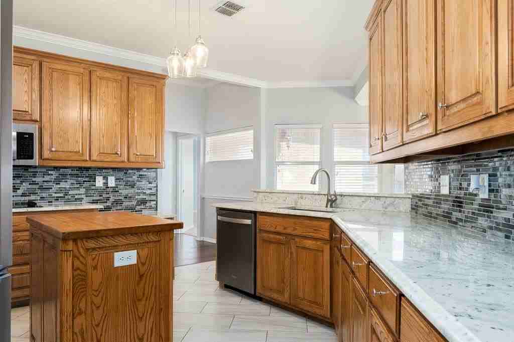 115 Kenwick Ct - Photo 7 of 30