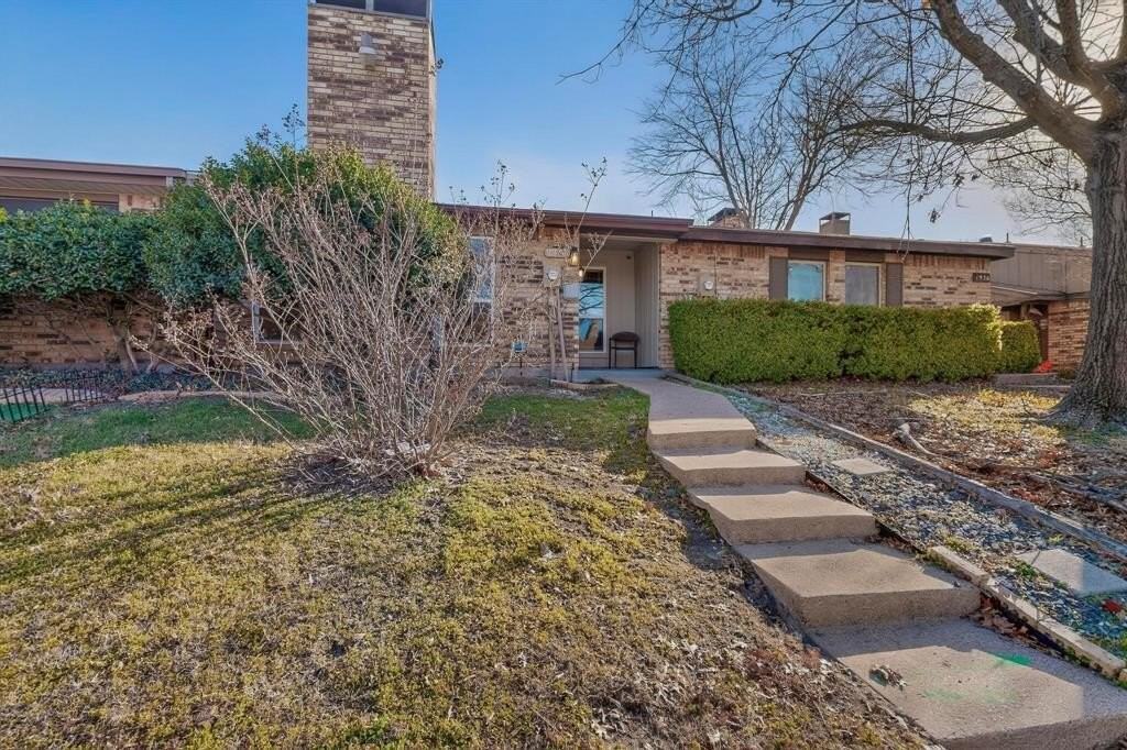 1940 Abshire Ln - Photo 2 of 37