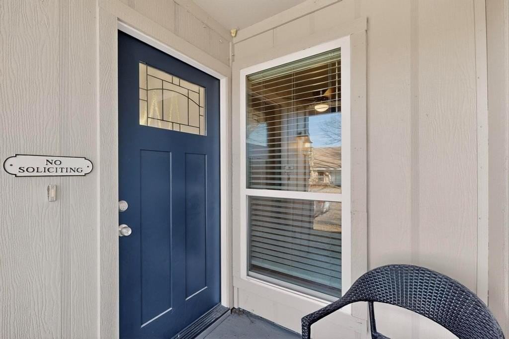 1940 Abshire Ln - Photo 4 of 37