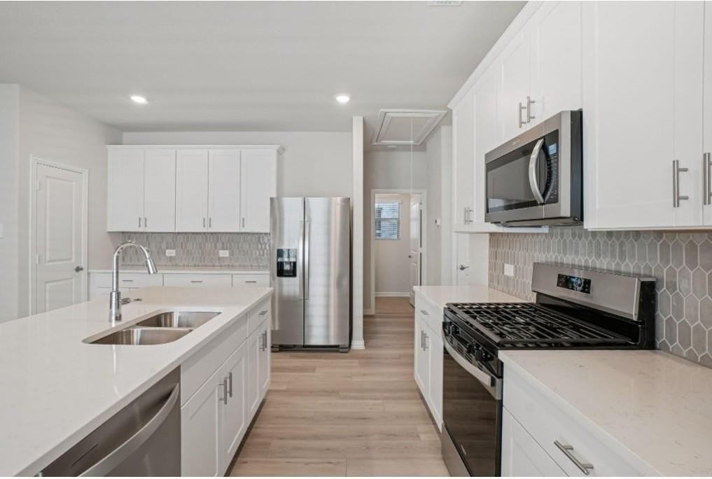 705 Leavenworth Dr - Photo 3 of 19