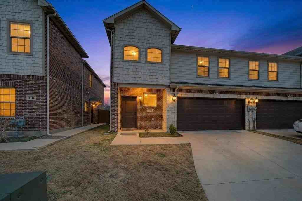 1142 Mahmoud Egal Dr - Photo 2 of 31