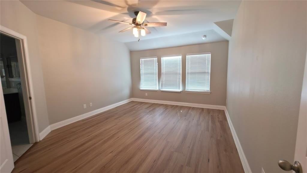 2071 Avondown Rd - Photo 4 of 15